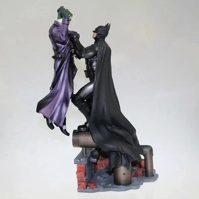 Arkham Origins Bruce Wayne VS Joker Statue Comic Action Figure Model Toys Anime Joker PVC Figurine Figure With Base 28CM