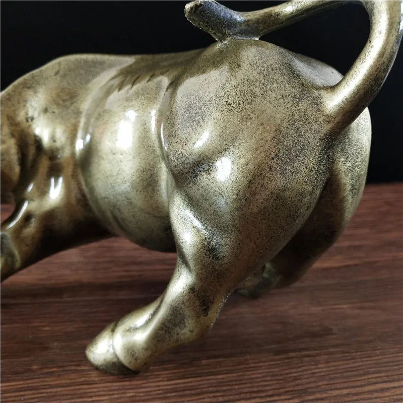 Imagem -06 - Bronze Bull Estátua Ornamento Parede Rua Escultura de Gado Estátua de Carregamento Estoque Mercado Resina Mascote Casa Decoração Escritório Presentes