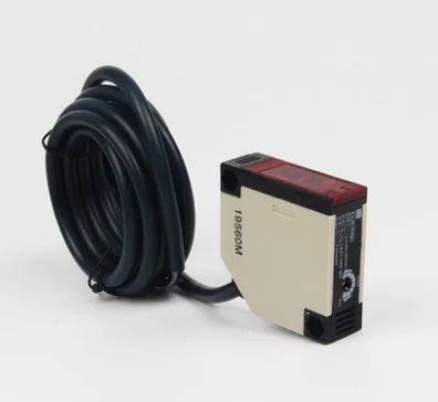 

2PCS E3JK-R4M1 12V 24V 220V 5 wire New High-Quality Photoelectric Switch Sensor
