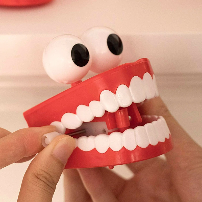 Novelty Dentures Clockwork Fun Toy Teeth Clockwork Beating On The Chain Classic Toys Halloween Funny Teeth Model Toys Kids Gifts