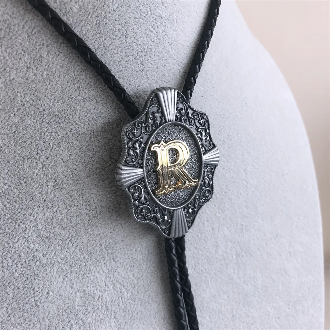 Кожаное ожерелье в винтажном стиле с буквой R