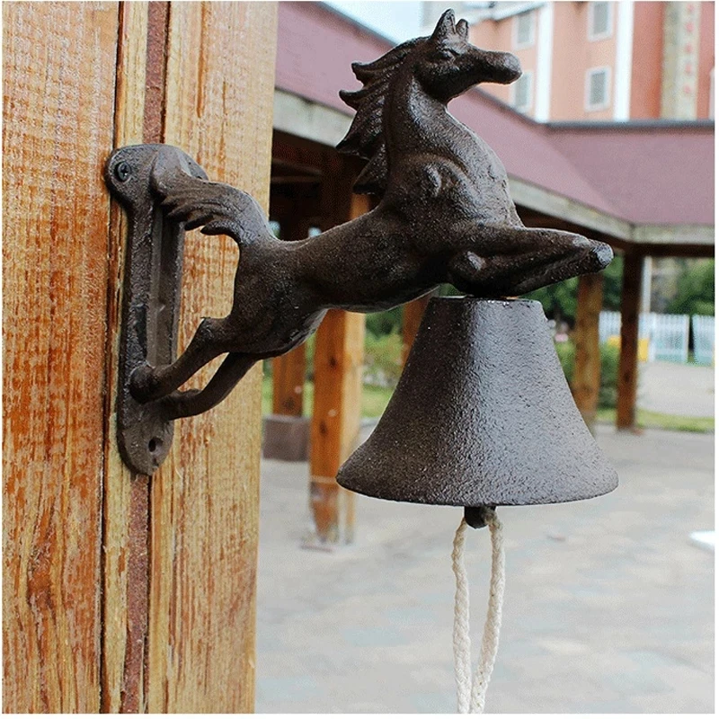 Cast Iron Horse Hand Cranking Wall Bell Farm House Handmade Retro Rustic Running Horse Figurines Home Garden Welcome Door Bell