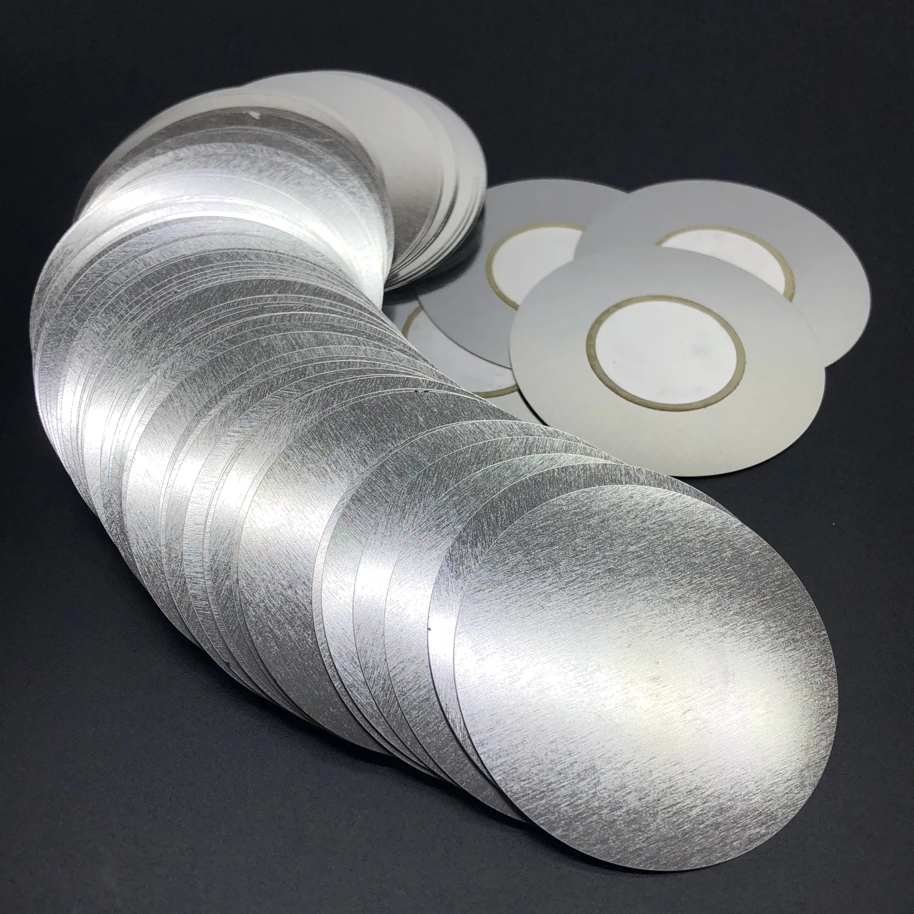 Zumbador piezoeléctrico de hierro, alarma de cerámica de 25MM y 3,2 KHZ, 3,2 KHZ, 50 unids/lote, venta al por mayor