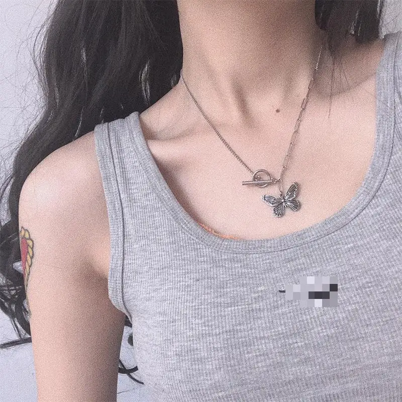 Super Fairy Girl Butterfly Necklace Female Clavicle Chain Niche Design Retro Old Necklace Pendant Jewelry Accessories Chocker