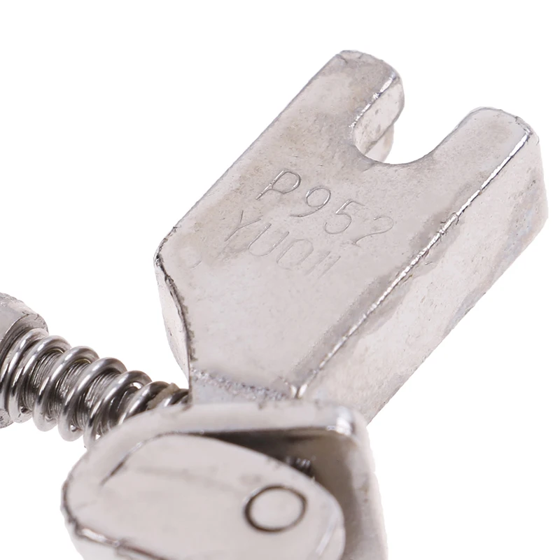 1PCS P952 Adjustable For Flat Wagon Steel Closing Wrinkled Folds Foot Industrial Sewing Machine Presser Foot/Feet With Screw