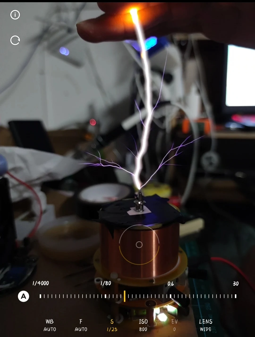 ประดิษฐ์Lightning Mini Music Solid Tesla Coil Y5.0 Teslaเครื่องมือการสอนไร้สายแสงไร้สายบลูทูธ