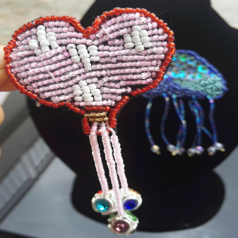 Shiny Heart Tassel Beaded Rhinestone Patches for Clothing Bags Hats DIY Parches Sewing on Beading Sequins Applique Brooch Patch