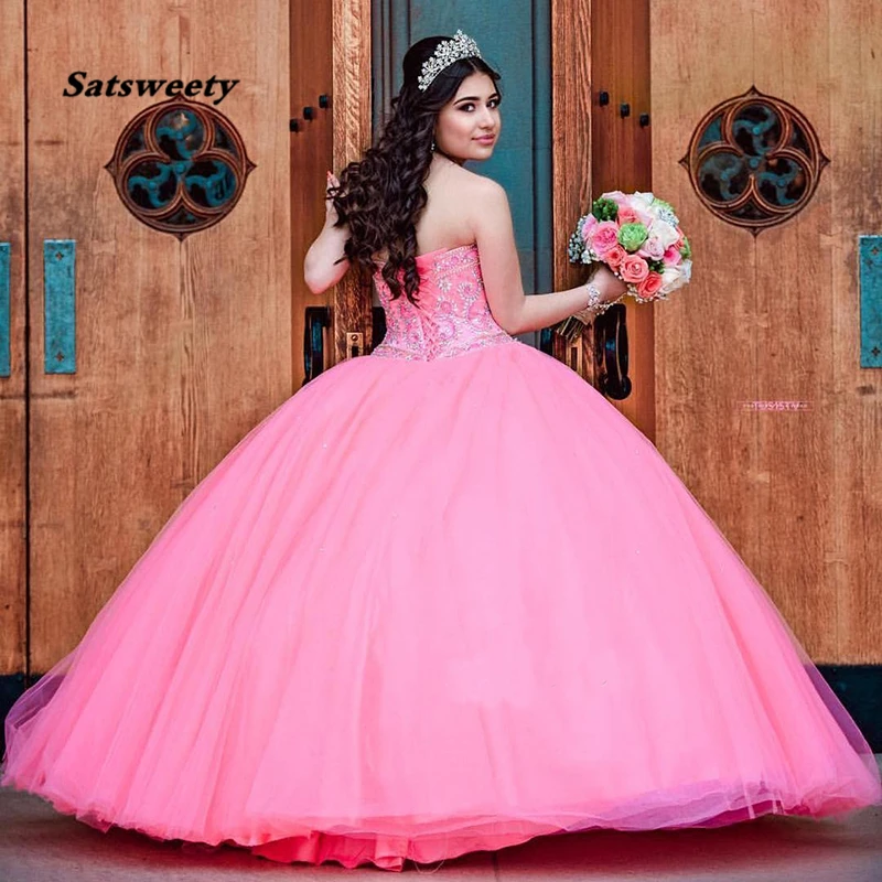 Wonderful Sweetheart Beaded Ball-Gown Quinceanera Dresses Heavy Beads Crost Back Dresses for 15 Year Plus Size Prom Party Gowns