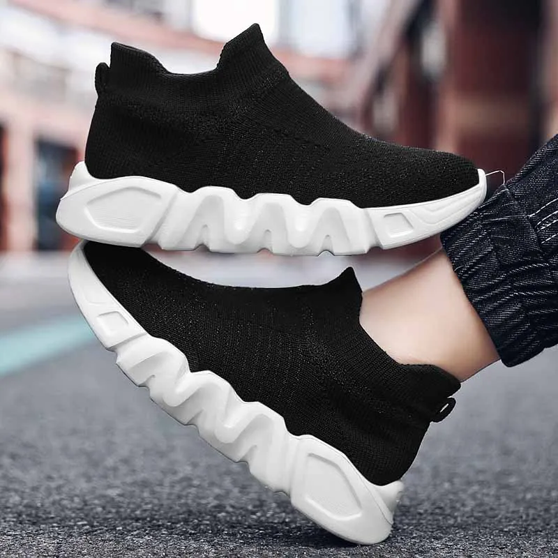 

2022 New Fashion Casual Kids Sock Shoes Boys Designer Trainers Lightweight Breathable Slip On Children Sneakers Tenis Masculino