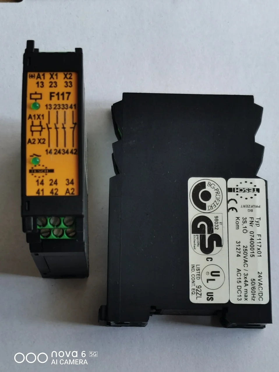 F117X01 24VAC/DC F117 Type Safety Relay 50/60Hz