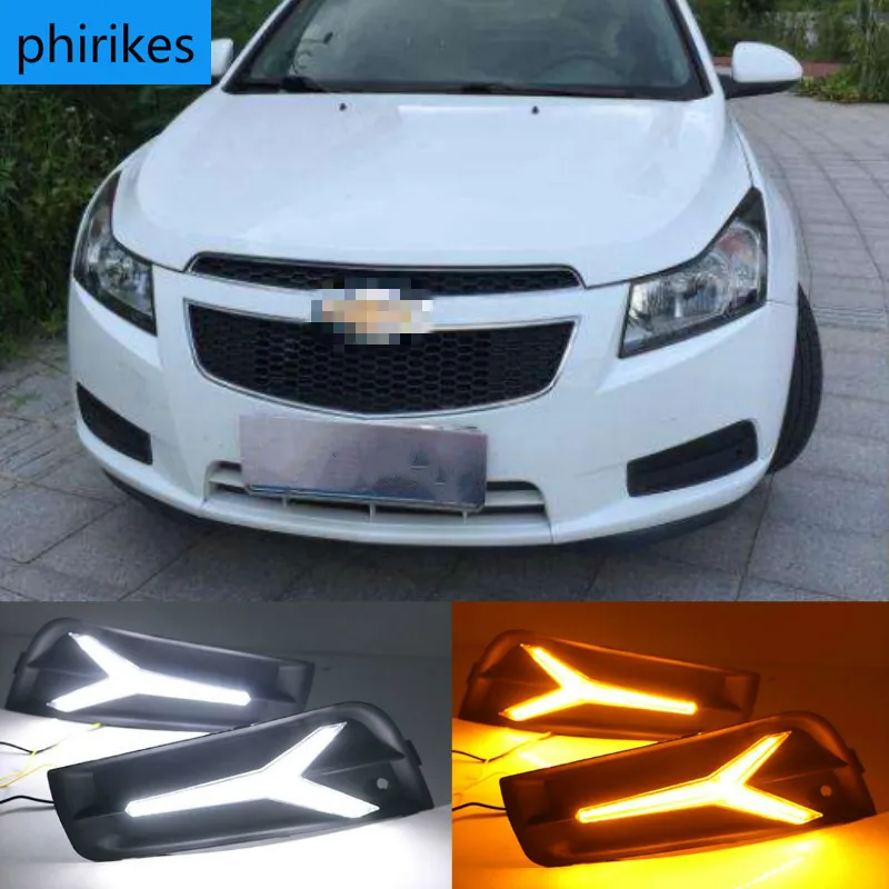 

2PCS For chevrolet cruze 2009 2010 2011 2012 2013 2014 DRL Daytime Running Light fog lamp cover with yellow turn signal