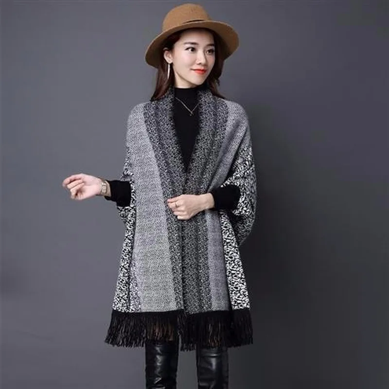 

Long-sleeved Fashion Striped Pattern Cardigan Sweater Cape Female Hem Tassel Decoration Ethnic Style Sweater Poncho Women Spring