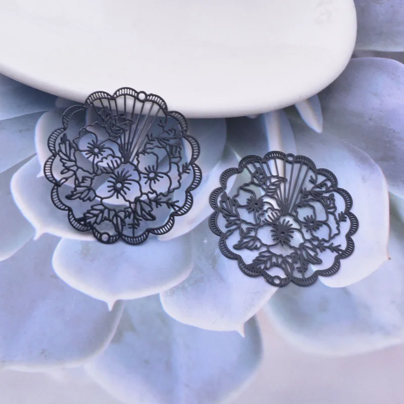 30 Stück AD3118 35mm lackiertes Messing in Silberfarbe, chinesischer Stil, Stickmuster-Blumen-Anhänger, filigrane Schmuckteile für Ohrringe – Detail 6