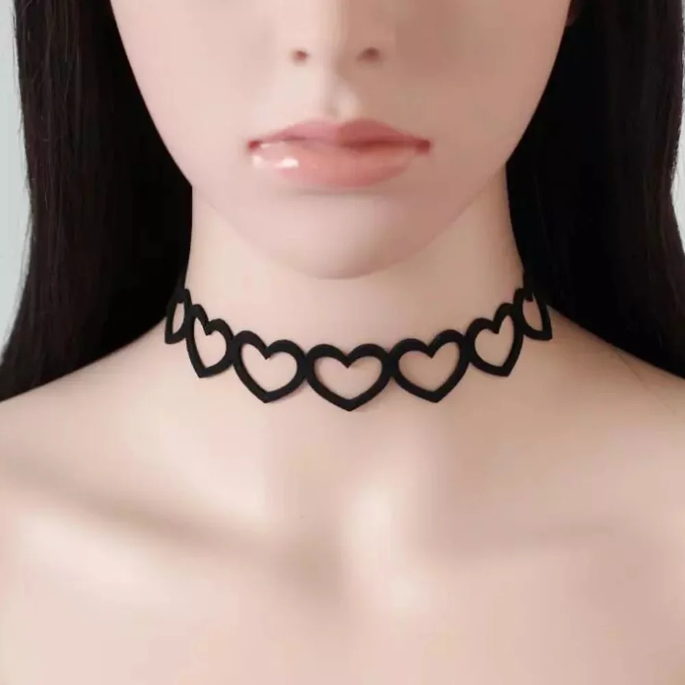 Black Lace Tattoo Choker Vintage Velvet Hollow Love Creative Necklace Women\'s Jewelry Neckline Decoration Party Supply for Girls