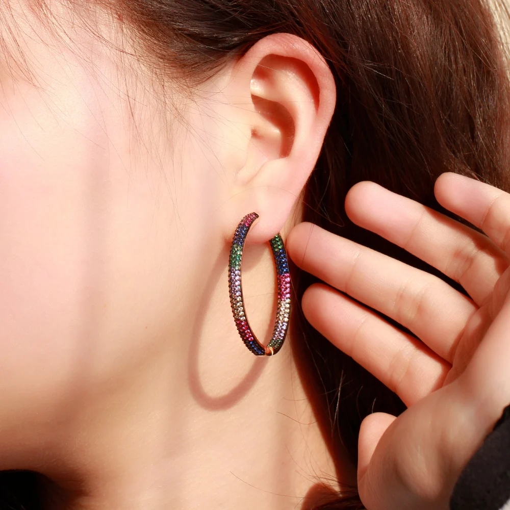 CWWZircons Trendige zweifarbige Regenbogen-Zirkon-Kreis-Creolen für Damen, Schmuck, Hip-Hop, Pendientes Mujer, Großhandel E0440 – Detail 10