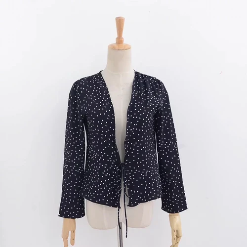 חולצות וחולצות