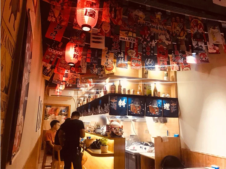 Maßgefertigtes Japanisches Kleines Banner, Farbiges Genshin Impact Hängebanner, Restaurant-Dekoration, Wohnbereich-Wein-Pongee-Hausdekoration – Detail 7