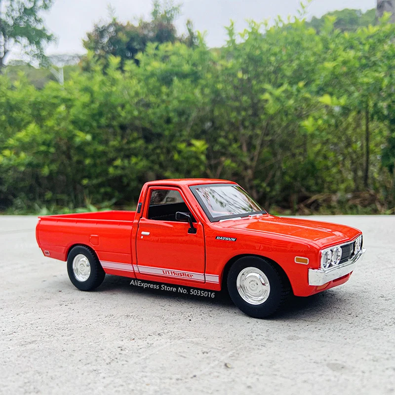 Maisto 1:24 Nissan Datsun 1973 620 pickup red conversion simulation alloy car model crafts decoration collection toy tools gift