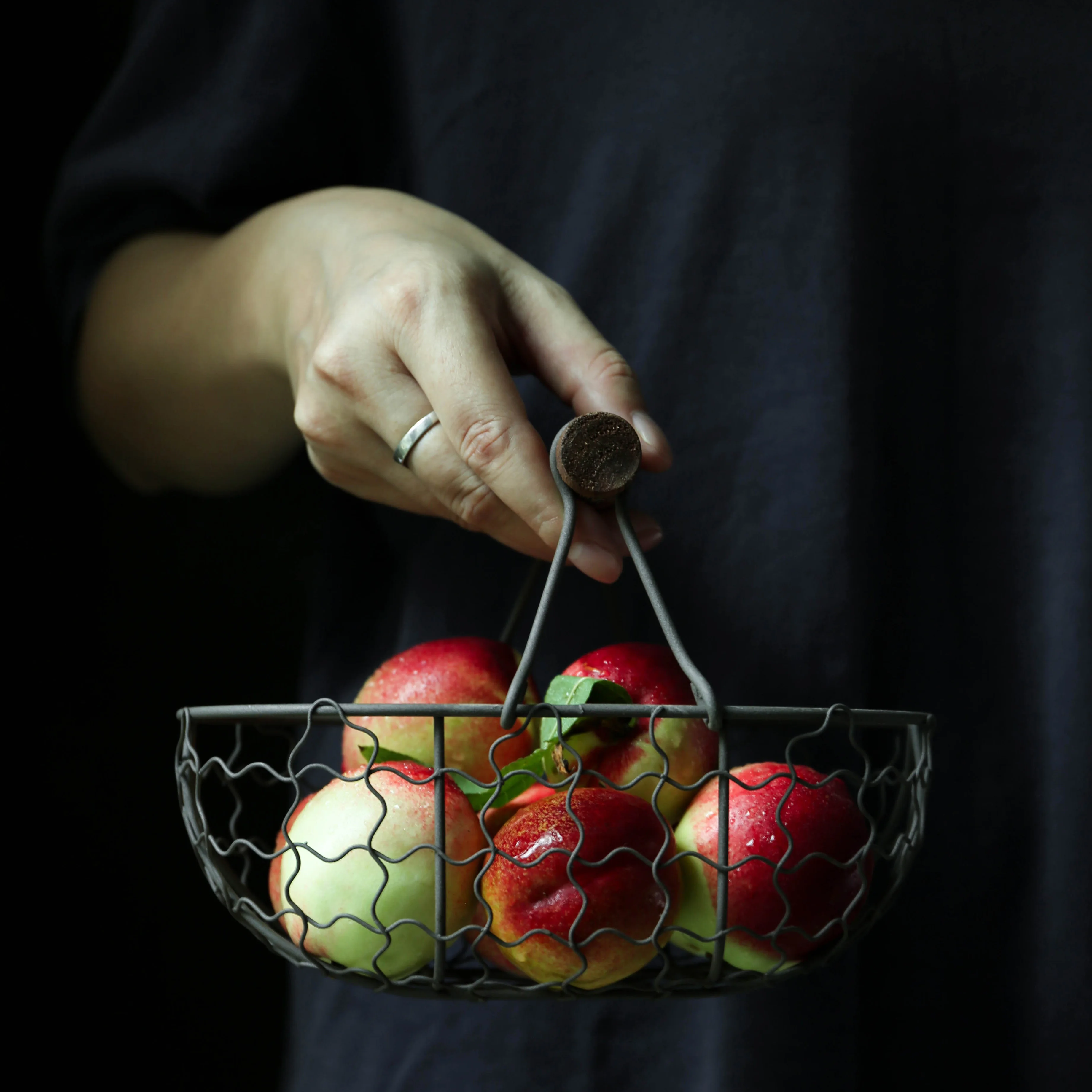 Vintage Iron Basket Kitchen Fruit Bread Storage Basket Desktop Storage Box Still Life Food Photography Props