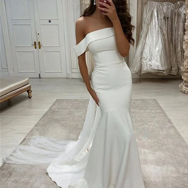 

Simple Elegant White Satin Mermaid Wedding Dress Off the Shoulder Strapless Sweep Train Bridal Gown With Cape Mariage