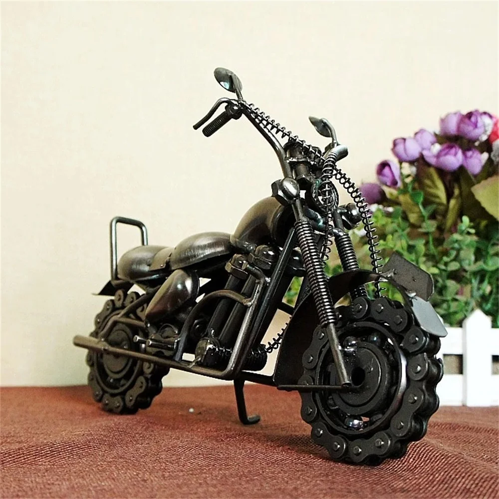 

Vintage Motorcycle Model Retro Motor Figurine Iron Motorbike Prop Handmade Boy Gift Kid Toy Home Office Decor