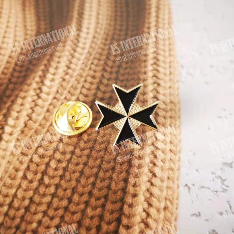 Masonic Lapel Pins Commemorative Badge Mason Freemason BLM56b black Cross Knights Templar order of Knights of Malta 1.8*1.8cm