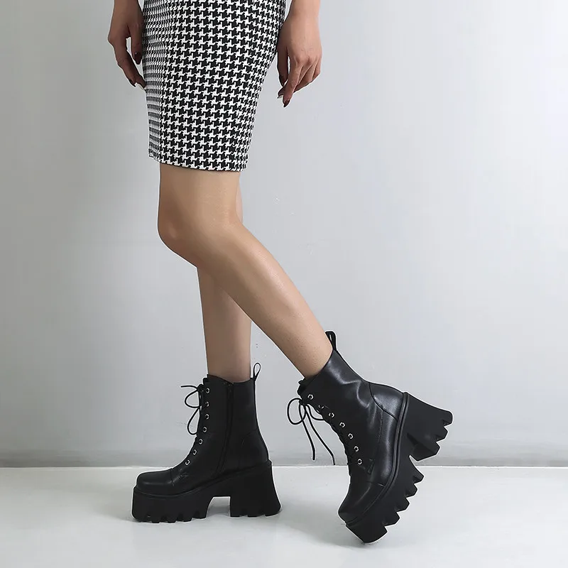 Ymechic botas plataforma alta antiderrapante, preta, resistente, com sola cruzada, alta, moda feminina, 2021, botas de cano curto para motocicleta