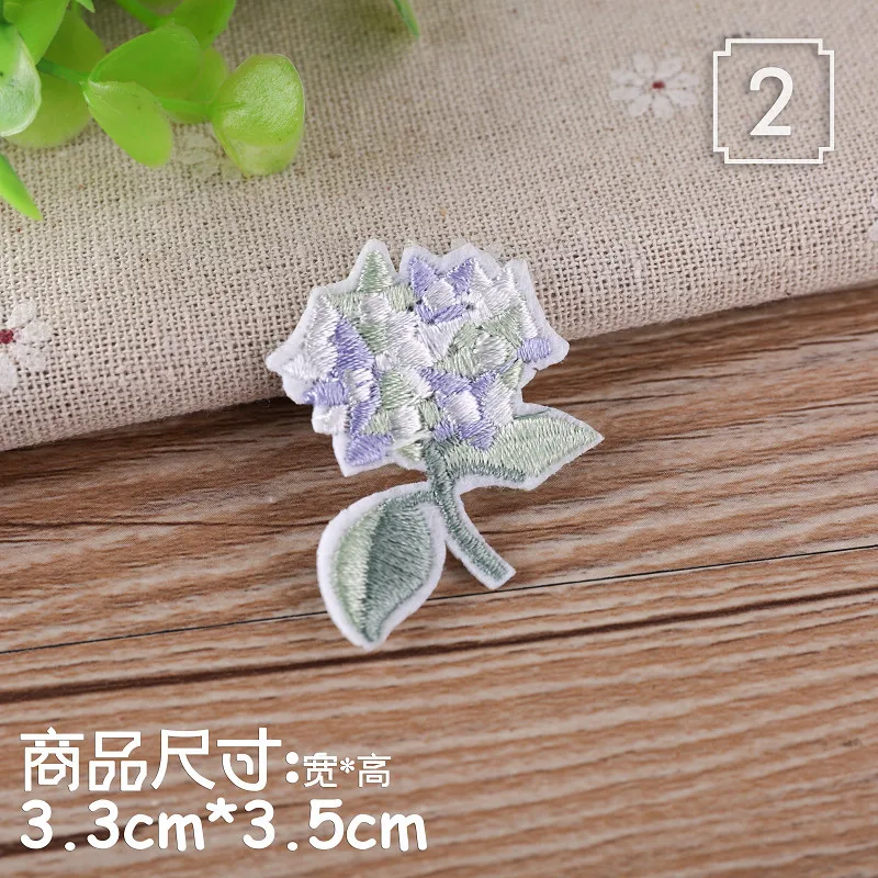 Exquisite Small Japanese Flowers Embroidery Iron Patches for Clothing Iron on Sticker on Clothes T-shirt Badge Iron-on Applique