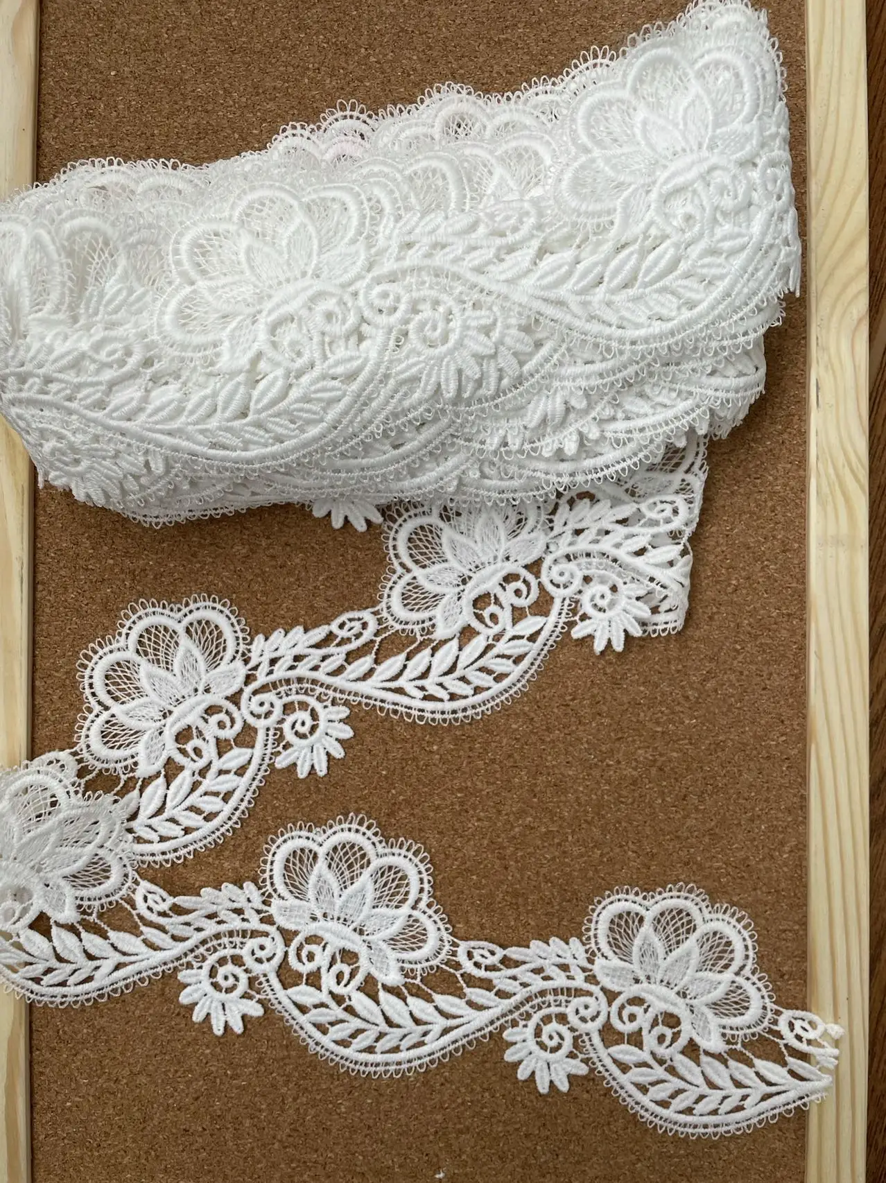 Free Shipping Lace Trims For Sewing 3 Yard Delicate Bridal Veil and Fashion Dresses In White Color Fabric Accessories Width 8cm