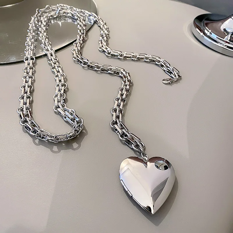 Hip-Hop Retro Style Ins Silver Metal Fashion Ladies Waist Chain Love Pendant Chain Belt Necklace Belt A Variety Of Accessories