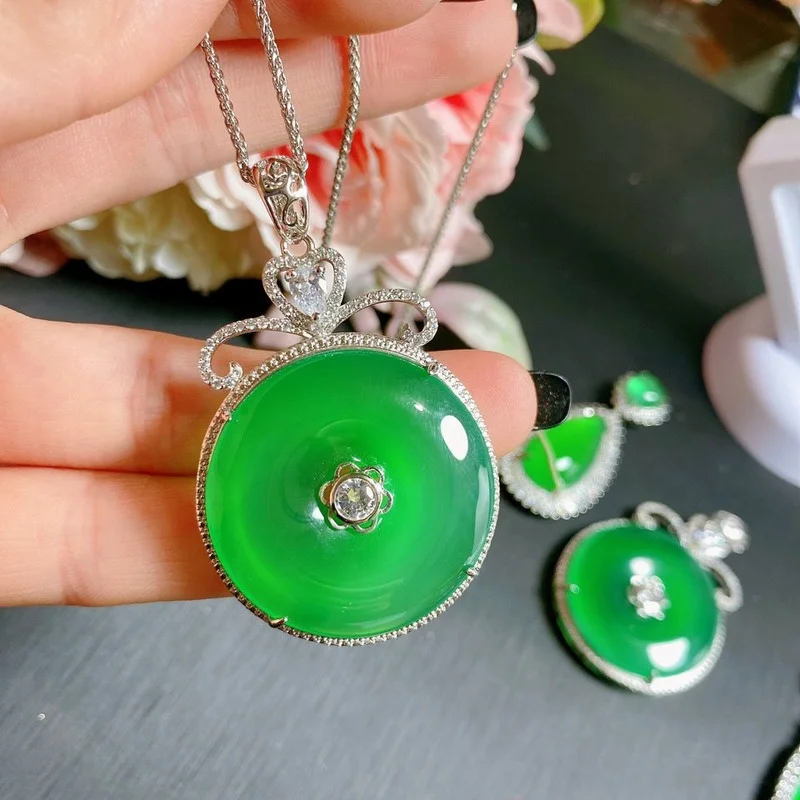 

Natural High Ice Chrysoprase Ping 'an Buckle Pendant Female Round Agate Fashion Necklace Pendant