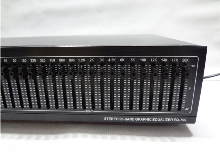 LeTkingok EQ-799 Equalizzatore Stereo Doppio a 20 Segmenti, Preamplificatore Amplificatore EQ Tono Alti Medi Bassi 40 Equalizzatore Stradale Mixer Bilanciato