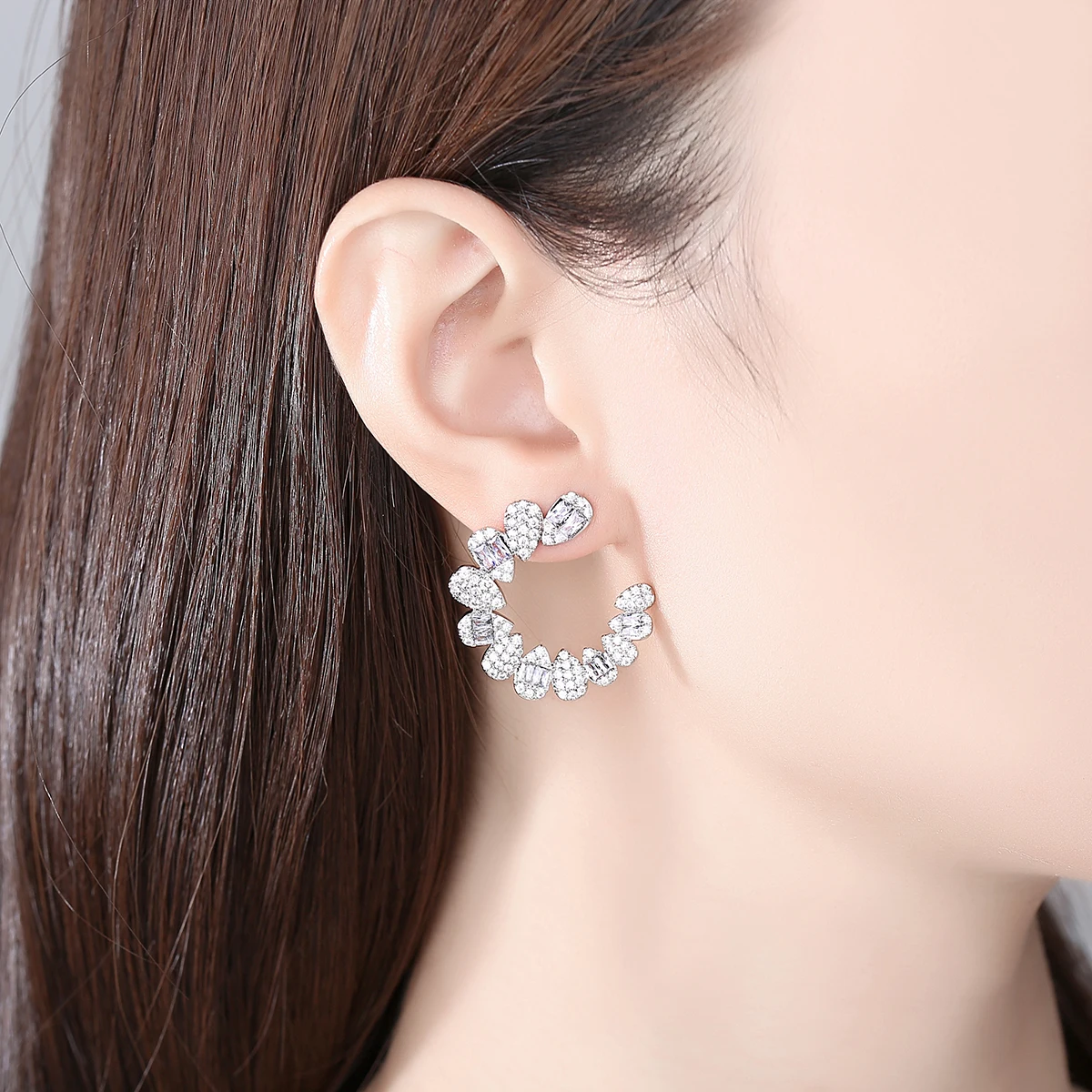 LUOTEEMI Big Rhinestone Flower Design Stud Earrings for Women Cubic Zirconia Circle Round Wedding Bridal Earrings for Women