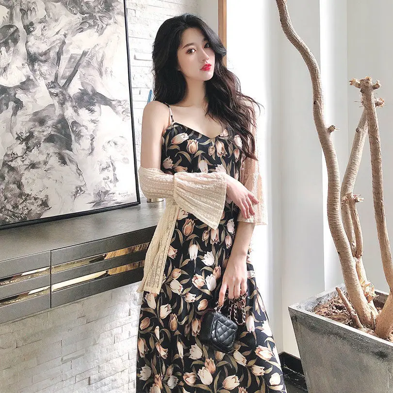 

Autumn and summer clothing 2021 new light ripe Herben wind design sense small flower waist show thin temperament sleeveless dres