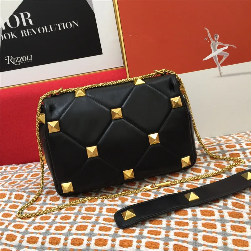 New Chain Rivet Lock Designer Crossbody Bags For Women Luxury Handbags Travel Red Shoulder Messenger Bag Ladies Small Flaps 2024