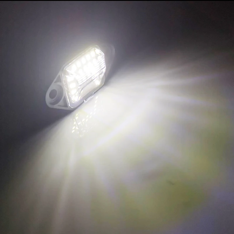 1pc Car LED License Plate Light For Ford E150 E250 E350 E450 E550 Econoline Super DutyLamp Error Free Led Number Plate Bulbs