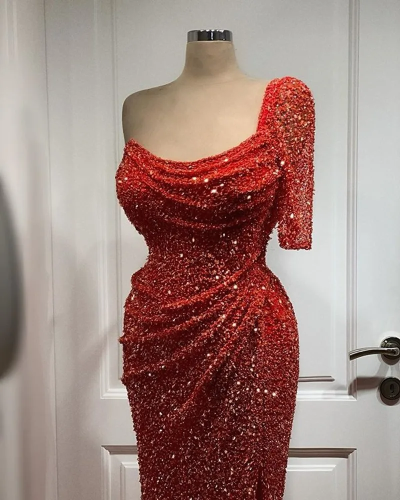 Robe de soirée rouge à paillettes, asymétrique épaule dénudée, demi manches, fente latérale, longueur au sol, bon marché