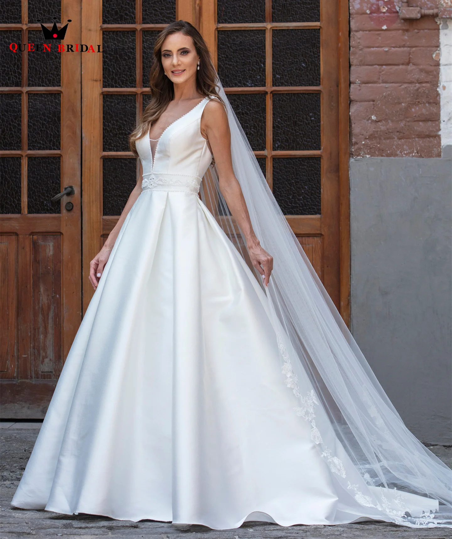 Elegant Ball Gown Puffy Backless Satin Crystal Sash Wedding Dresses 2021 New Design Bride Dresses Custom Size BC04