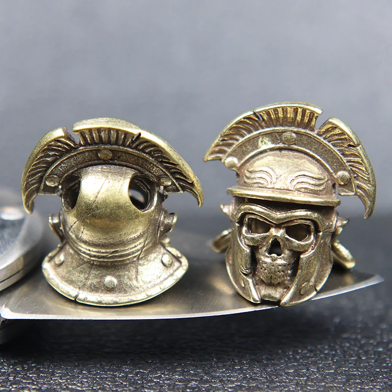 حبات سكين على شكل جمجمة خوذة على شكل مروحة قلادات حبل إكسسوارات حبات باراكورد أدوات خارجية EDC ساموراي من النحاس الأصفر العتيق - 4