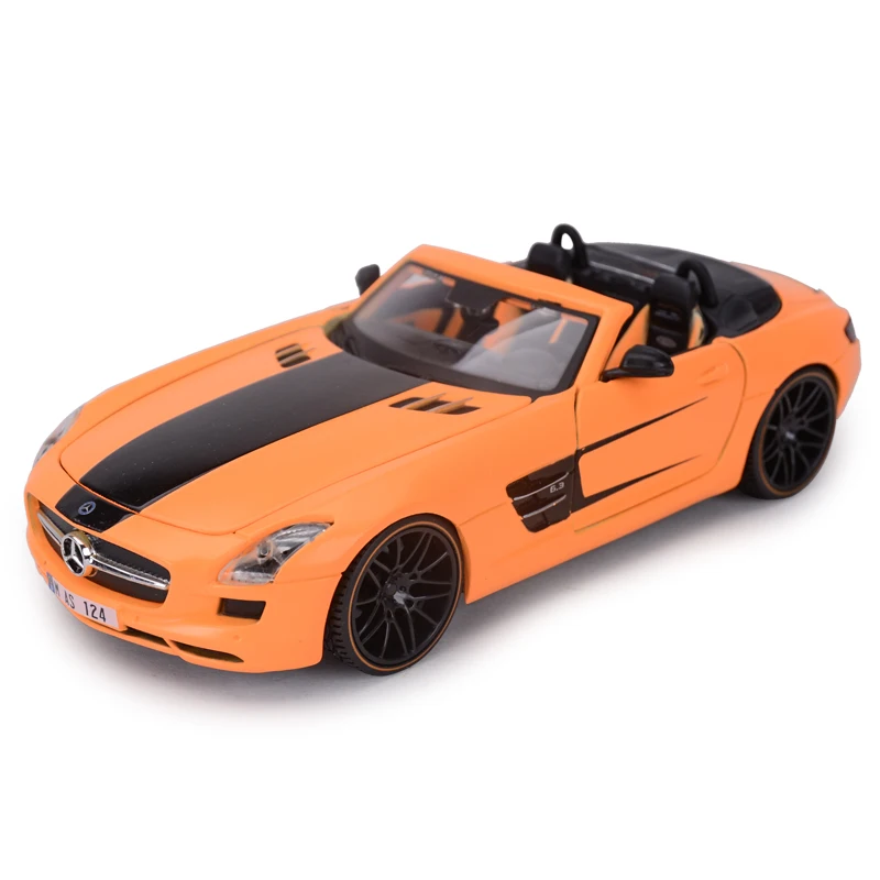 Maisto 1:24 Mercedes Benz SLS AMG Roadster Sports Car Static Die Cast Vehicles Collectible Model Car Toys