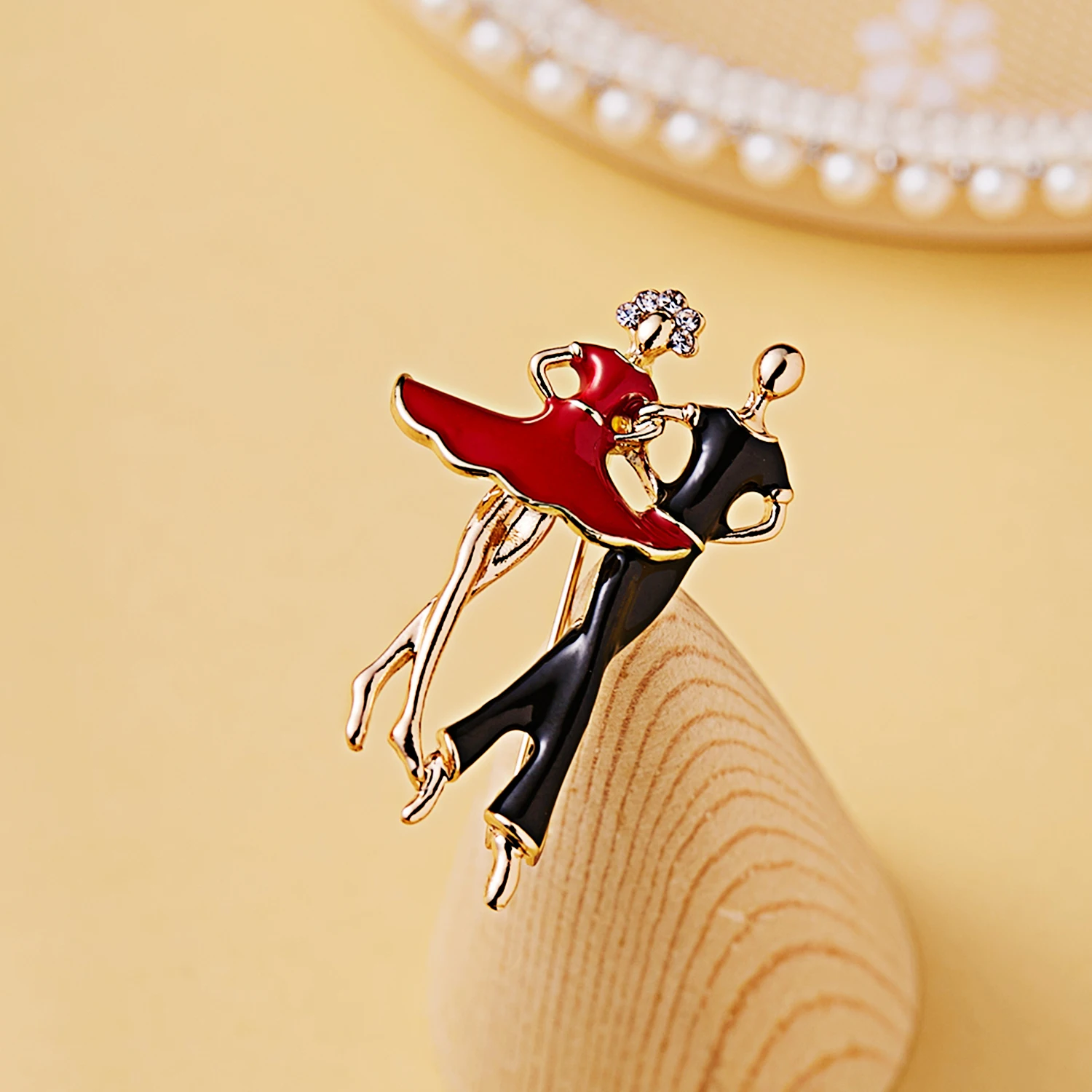 Rinhoo New Fashion Temperament Dance Girl Ballet Girls Cartoon Shining Crystal Brooches Women Collar Pins Bride Wedding Jewelry