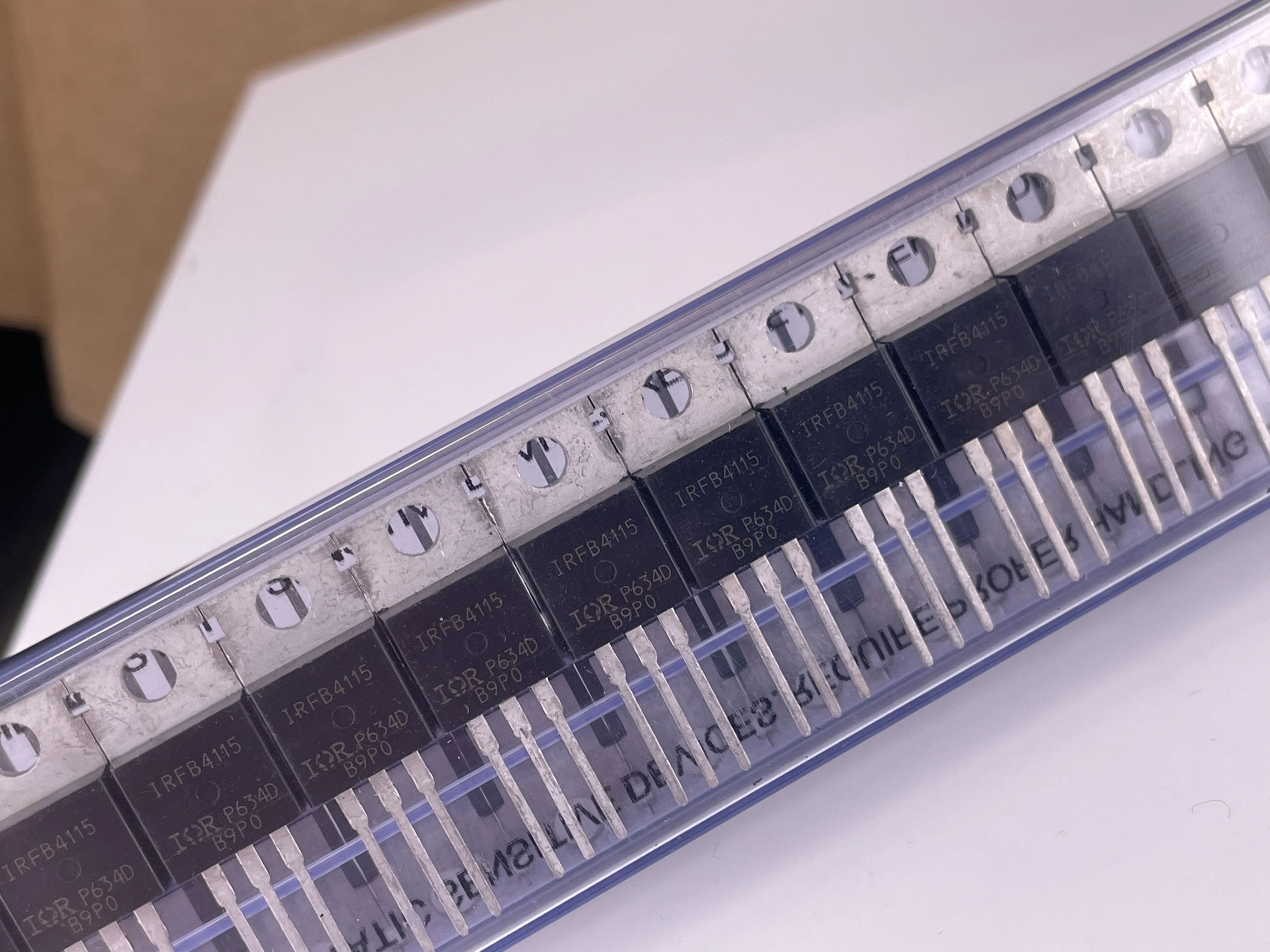 IRFB4110 4110 TO-220 N-канальный МОП-транзистор IRFB4110PBF новый оригинальный