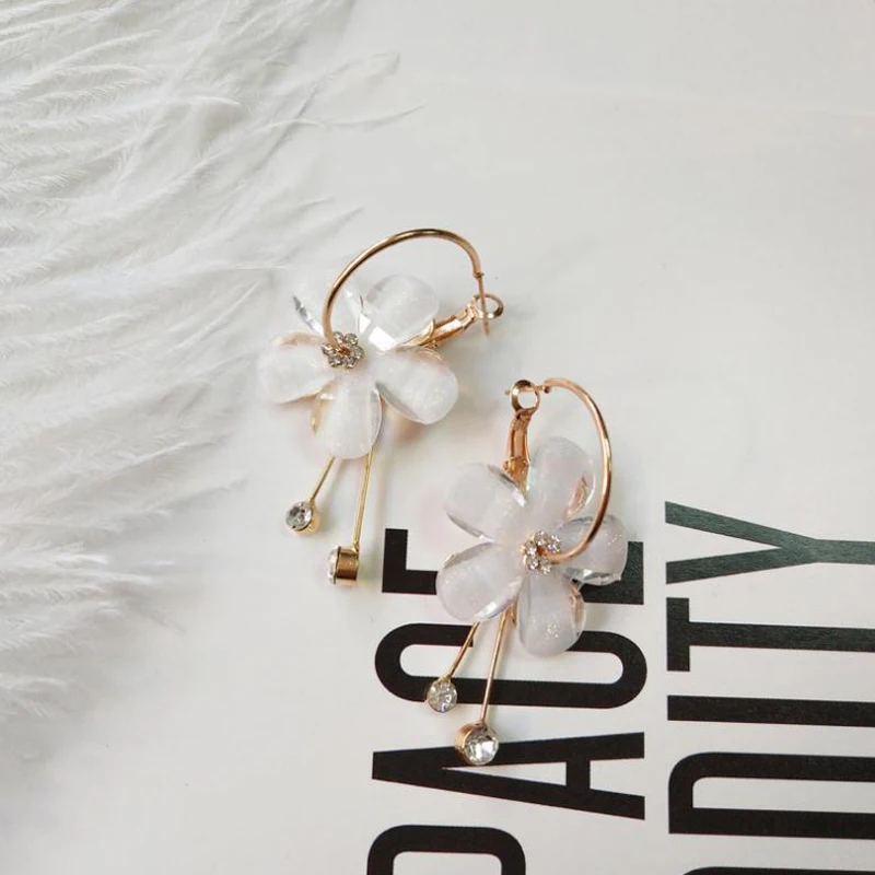 Tassel earrings ladies earrings new fashion transparent petals acrylic zircon earrings