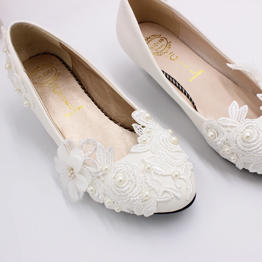 【Xingchenmao】2021 New Low Heel White Large Size Ladies Wedding Shoes PU Lace Bridesmaid Creative Shoes BH158