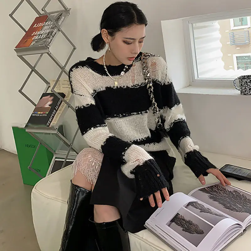 

Autumn Spring Tops Female Sexy Striped Sweater Women Long Sleeve Knit Striped V-Neck Sweater Streetwear Y2k Vintage Pullovers