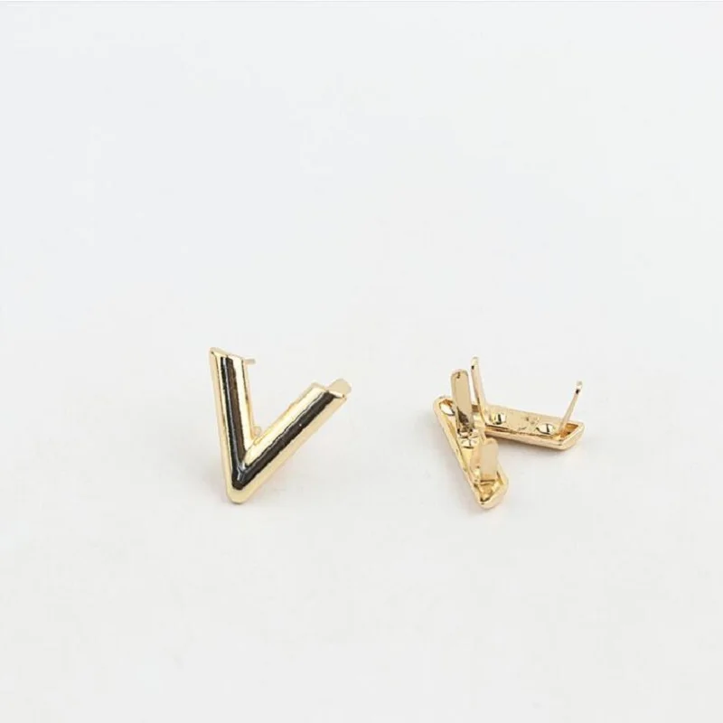 10pcs/lot new luggage, handbags, hardware accessories, metal letter V decorative buckle, clothing, shoes, handbags accessories