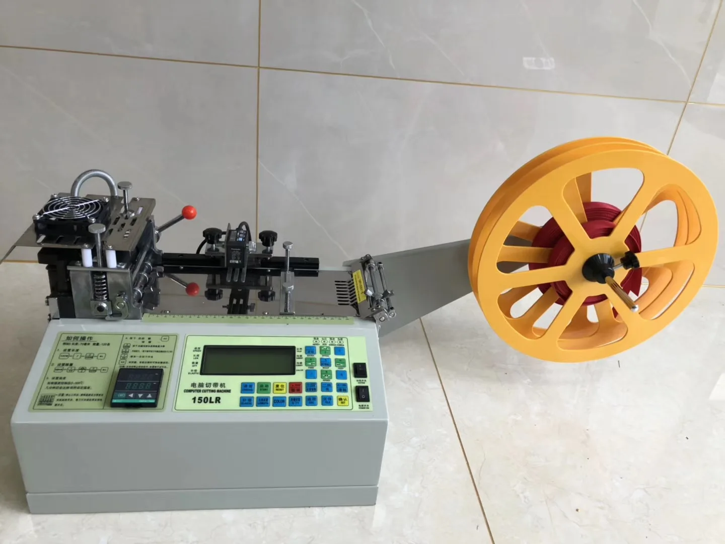 

Automatic tape cutting machine Elastic tape webbing cold and hot cutting Velcro cutting tape breaker cutting machine