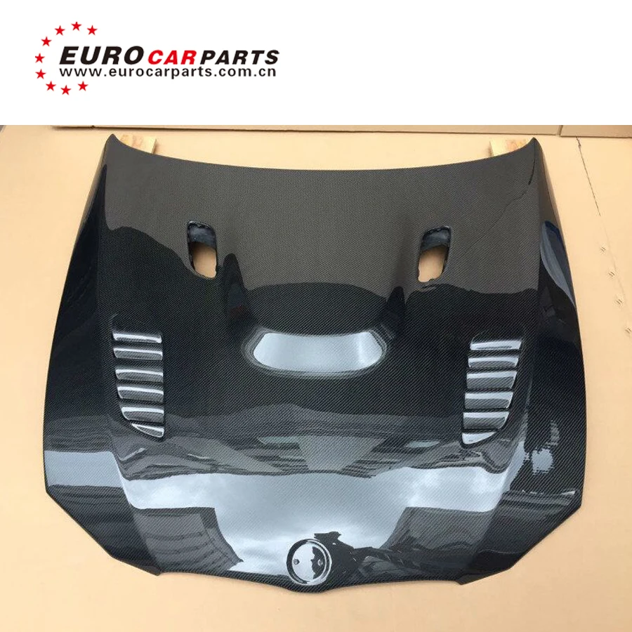 

E92 M3 carbon finber hood scoop for E92 M3 V style carbon finber bonnet E92 M3 CARBON ENGINE COVER