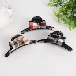 New Plaid Striped Hair Claw Clip Hairgrip for Women Fashion British Style Geometric Grid Hairclip Barrettes Hair Clamp Wholesale