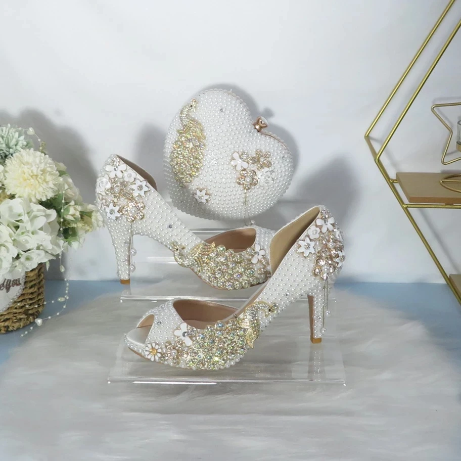 2024 Summer New Women Wedding Shoes Bride Handbag Set Open Toe Sandal and Bag White Pearl Party Dress Shoes Peacock 8cm Pumps